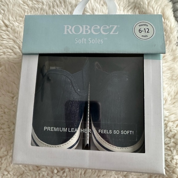 Like new Robeez Liam Basic Navy Soft Soles - 6-12 Months - Picture 3 of 3